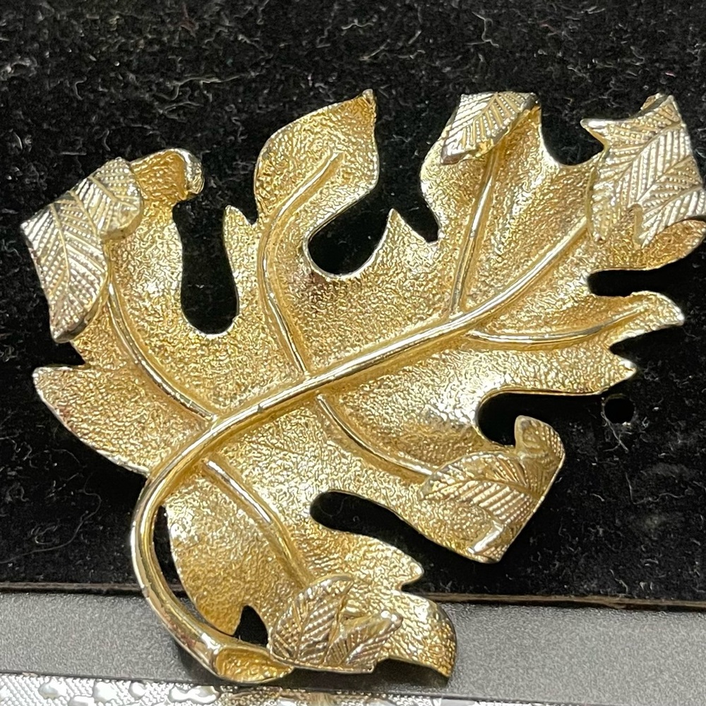 Vintage Sarah Coventry Brooch
